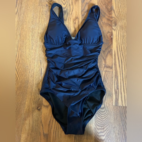 J.Crew Ruched V-neck one piece, size 6, Navy - Picture 10 of 10